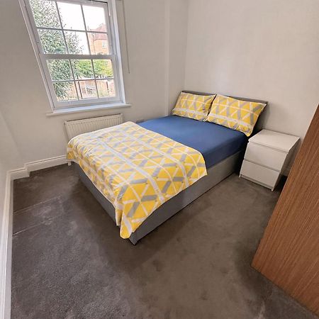 Double Bedroom In Clapham Лондон Екстер'єр фото