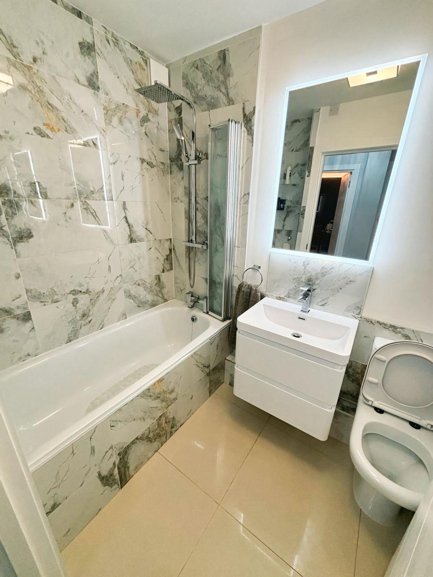 Double Bedroom In Clapham Лондон Екстер'єр фото